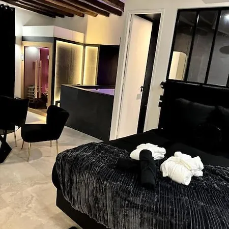 La Douce Paris Apartment *