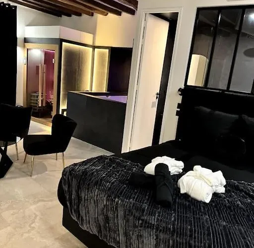 La Douce Paris Apartment *